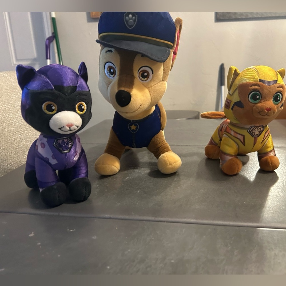 Paw Patrol Plush bundle- (moves and sounds) Chase and friends